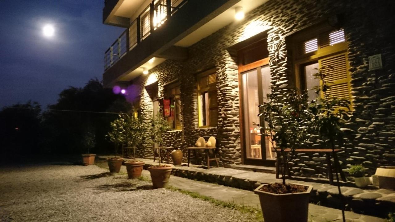 Stone House Homestay Yilan Luaran gambar